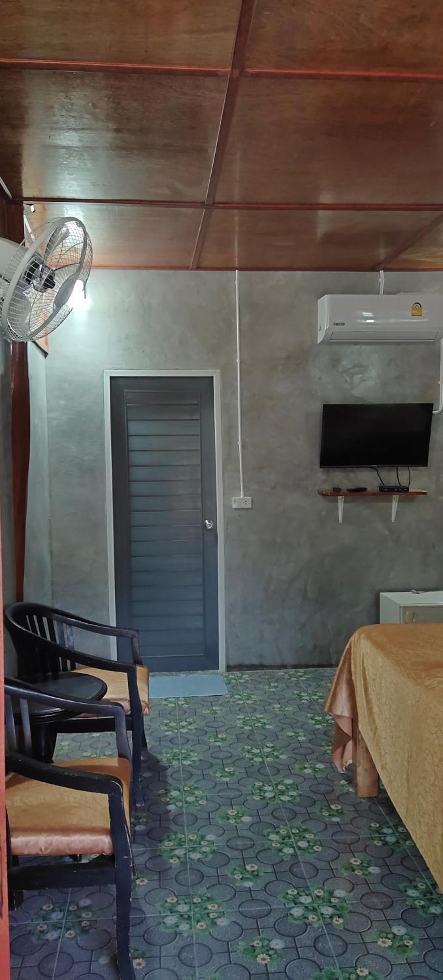 ลีลา โฮมสเตย์ Leela Homestay Chang Klang District エクステリア 写真